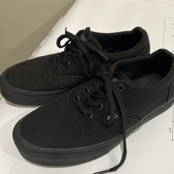 Vans - Picture 3 of 7